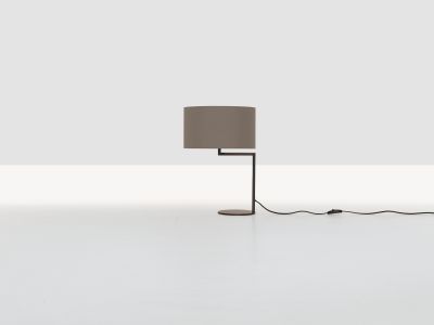 Neat Noon Tischleuchte: Moderne Nachttischlampe in Weiß mit Stoffschirm für Schlafzimmer und Wohnzimmer.